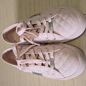 G by GUESS quilted blush pink sneakers, 9.5, silver accents